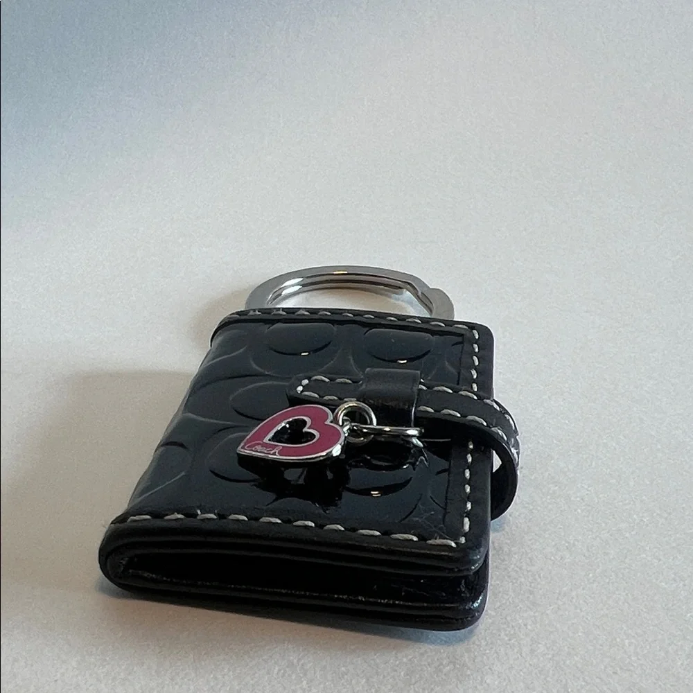 Vintage Coach Picture Frame Bag Charm-Black Key Holder with Pink Heart Accent - Picture 11 of 16